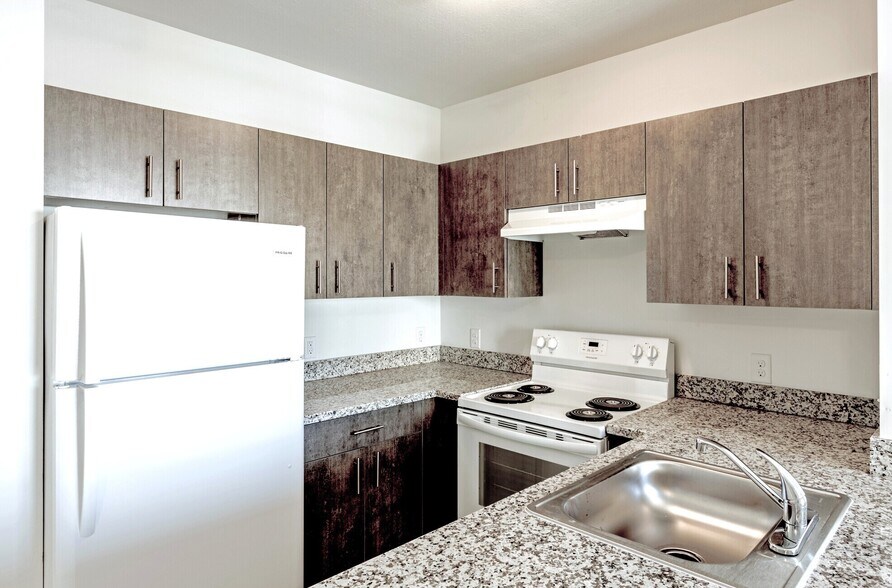 Building Photo - 407 W 77th St