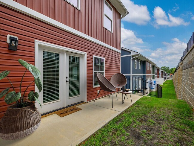 Building Photo - 3 Bed, 2.5 Bath - Lucky Penny - Furnished ...