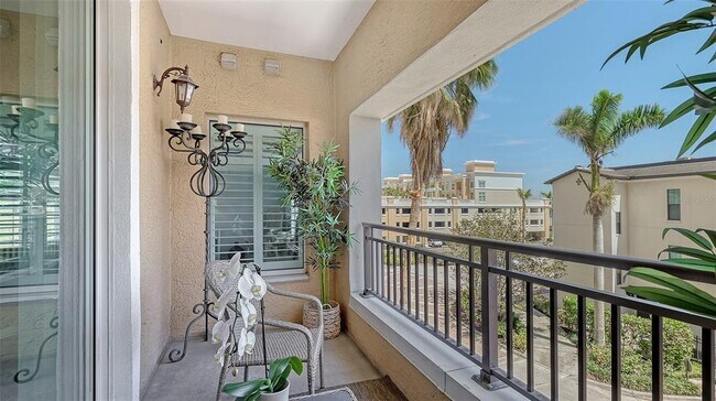 Building Photo - 750 N Tamiami Trl