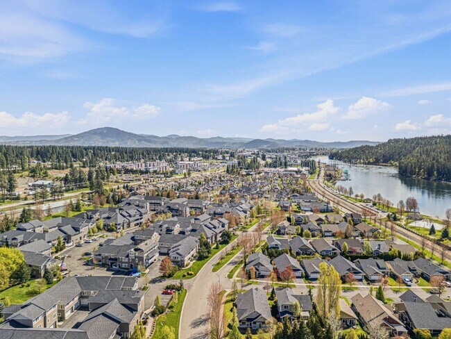 Building Photo - 4505 Greenchain Loop