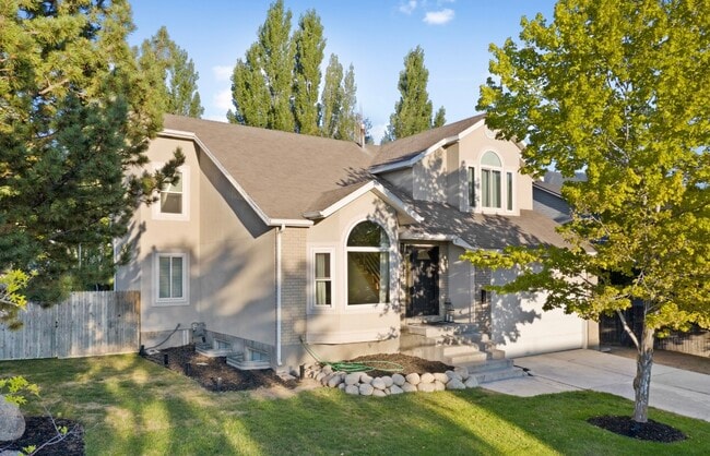 Building Photo - 10311 S Calla Lily Way