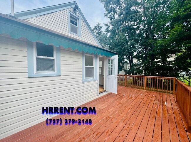Building Photo - Lovely 3 Bedroom 2 Bath Single Family Home located in Norfolk VA