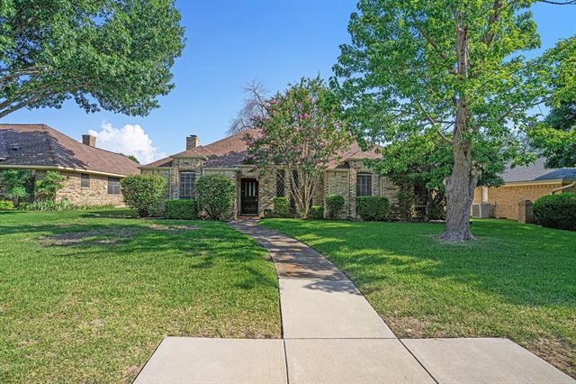 Building Photo - 802 Pebblebrook Dr