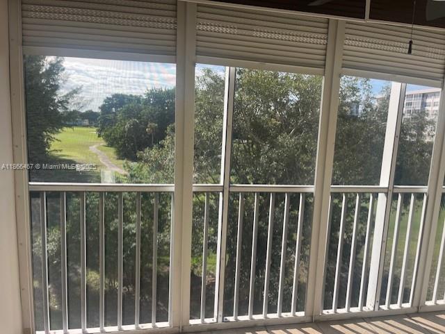 Building Photo - 3200 N Palm Aire Dr