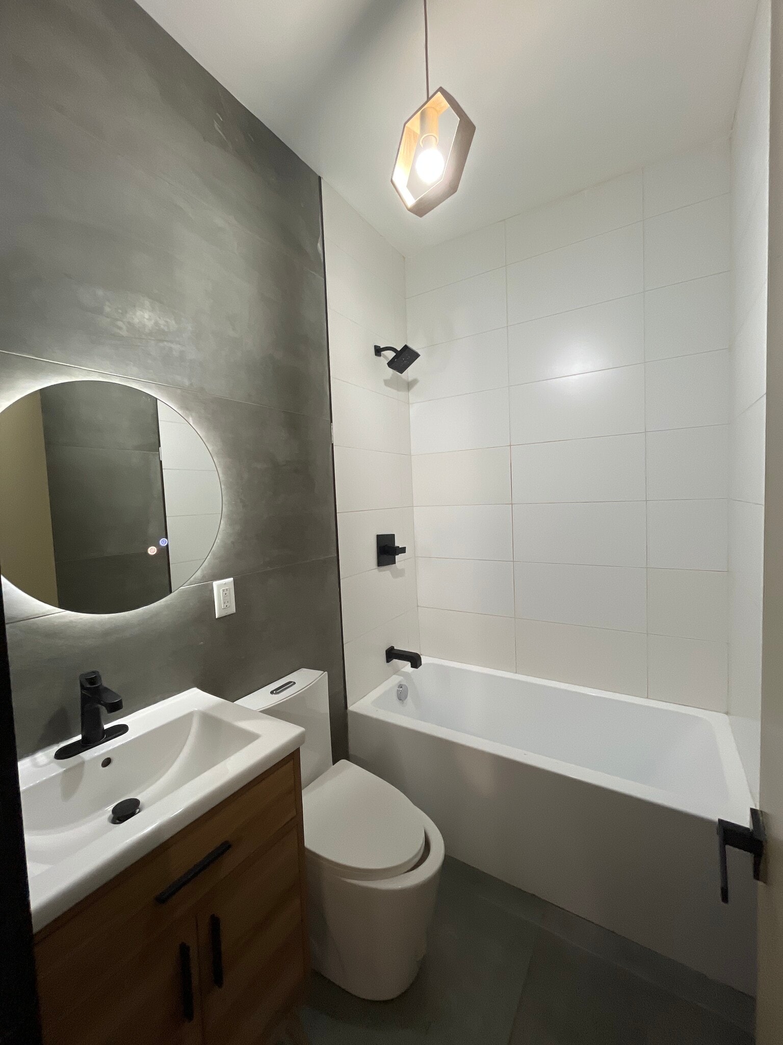 Remodel bathroom - 948 Westside Ave