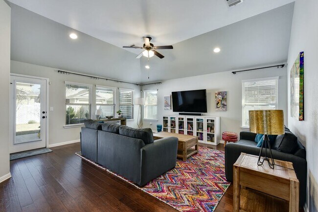Building Photo - 808 Bryce Canyon Dr