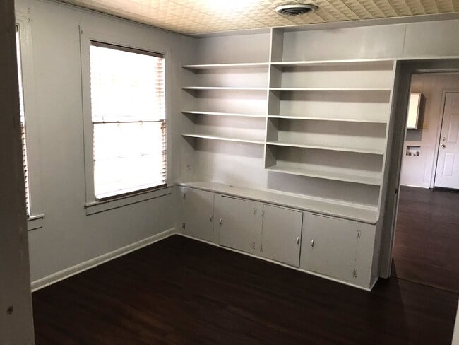 Building Photo - 3 Bedroom/1 bath home on corner lot with a large fenced back yard