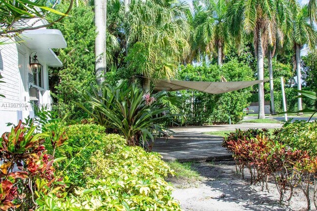 Building Photo - 1255 Jackson St