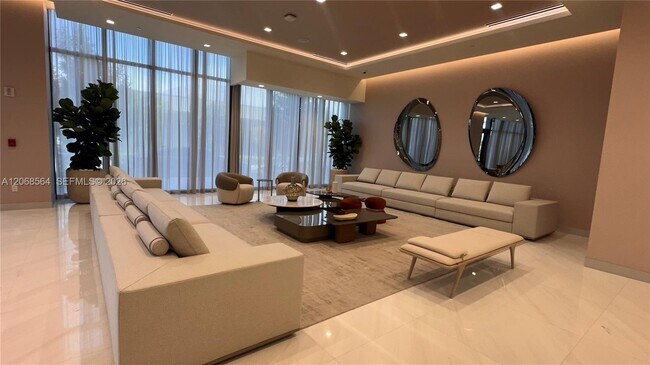 Building Photo - 1170 E Hallandale Beach Blvd