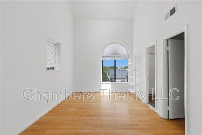Building Photo - 1020 N Stafford St