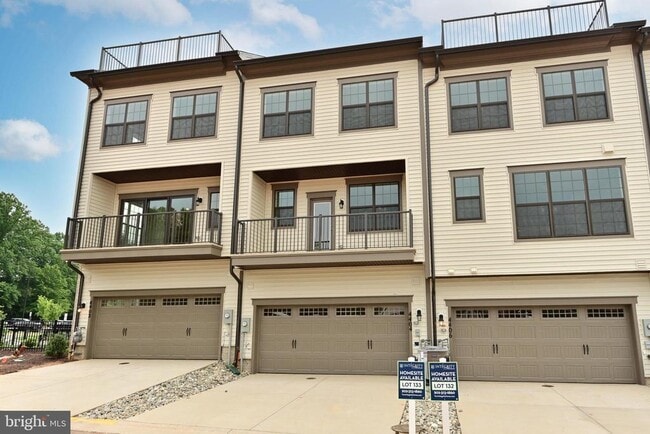 Building Photo - 4404 Fair Lakes Ct