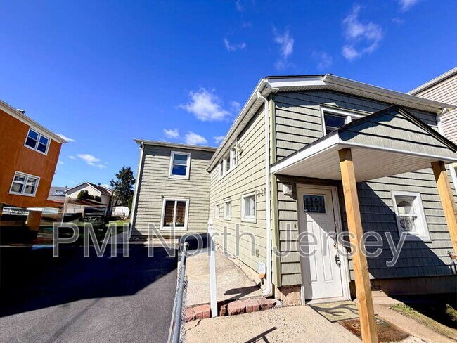 Building Photo - 227 Washington Ave