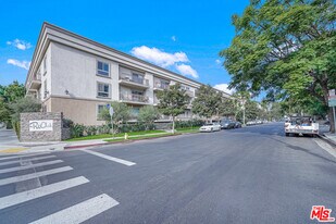 Building Photo - 141 S Clark Dr