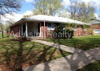 Building Photo - North Overland Park Duplex-Available in MA...