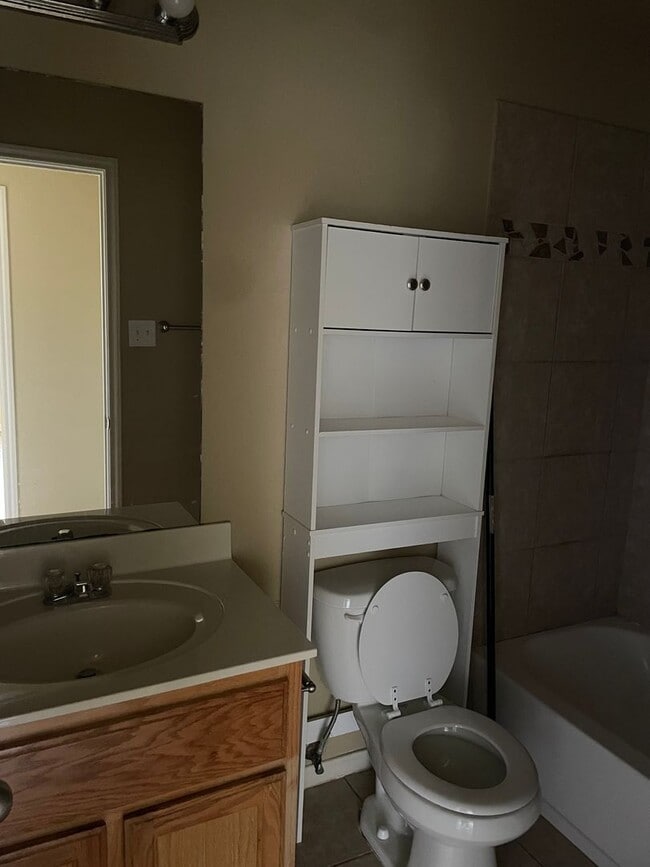 Building Photo - 202 Coby Dr