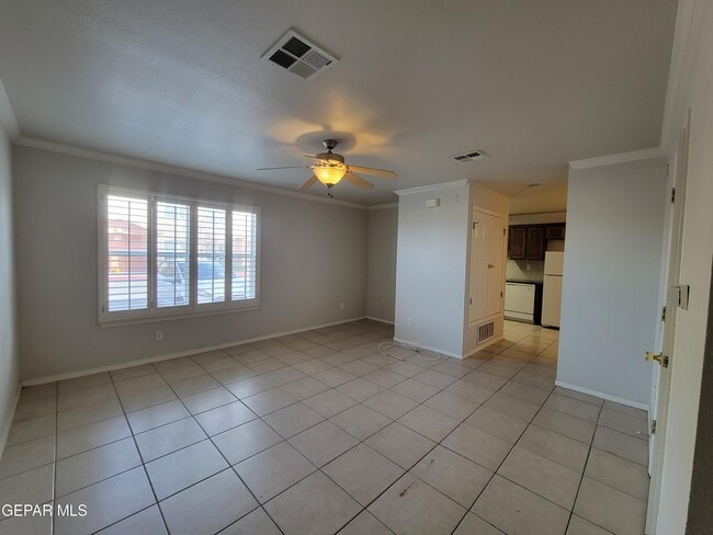 Building Photo - 10051 Railroad Dr