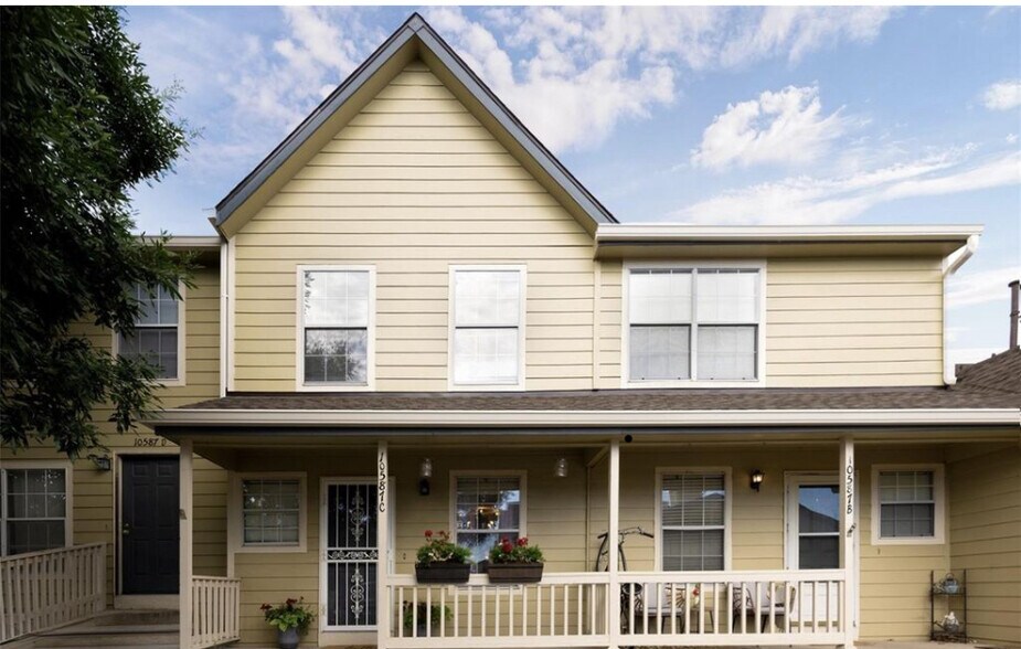 Front - 10587 W Maplewood Dr