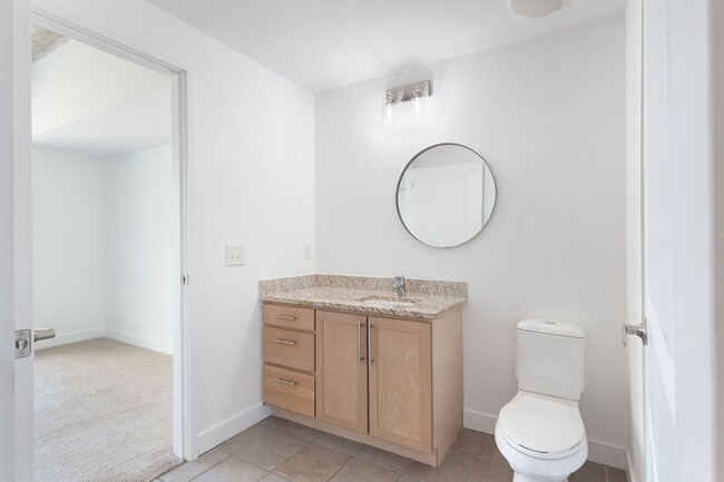 Building Photo - 1/1  Condo in Grant Park w/ City Views Right By Grant Park Market and Shops!