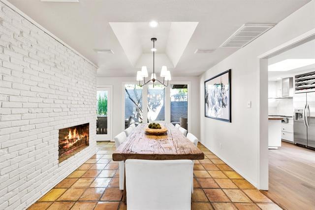 Building Photo - 4338 Travis St