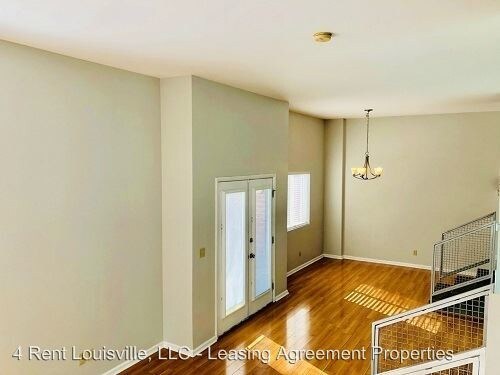 Building Photo - 2745 Grinstead Dr