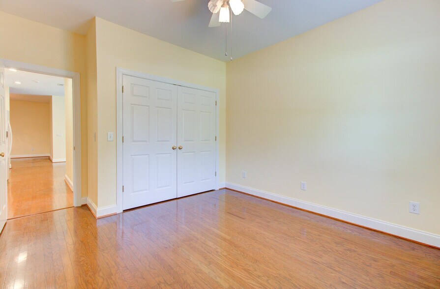 Building Photo - 4806 Alida Pl