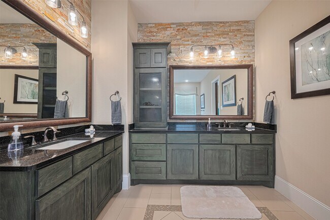 Building Photo - 2418 Sandhill Crest Ln
