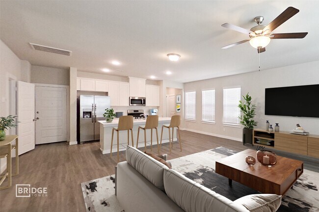 Building Photo - 335 Huisache St