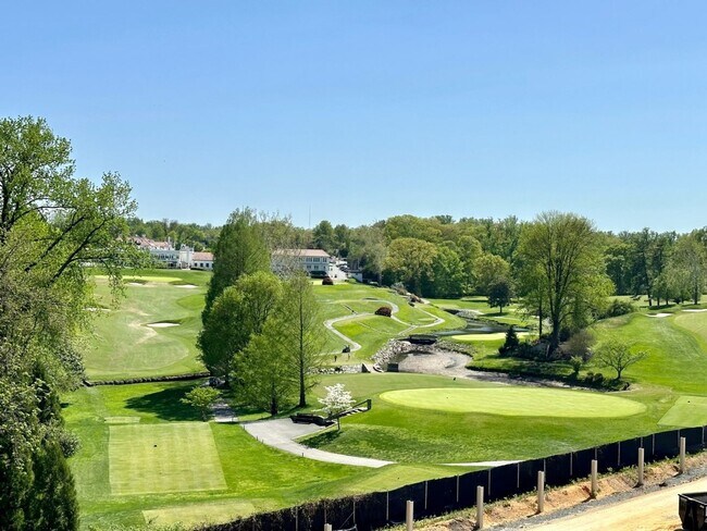 Building Photo - One Bedroom Rear Facing w Patio (1st Floor), Balcony 2 & 3