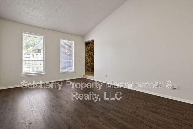 Building Photo - 4913 Westlake Dr