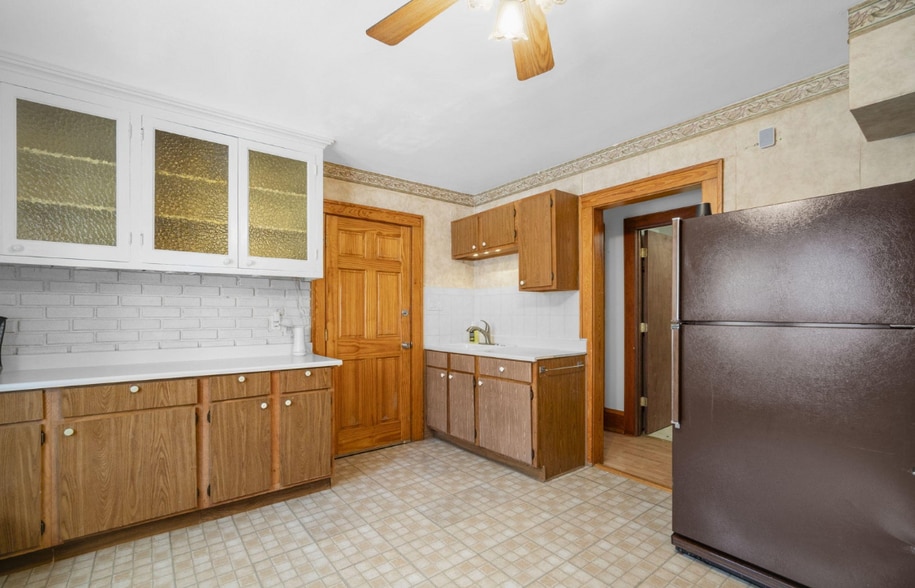 Building Photo - 1745 S 68th St