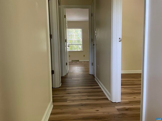 Building Photo - 3159 Saddlebrook Ln