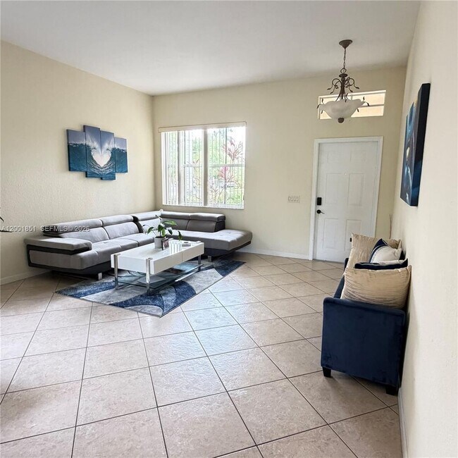 Building Photo - 1006 Sunflower Cir