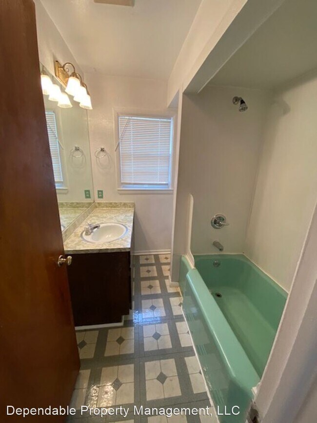 Building Photo - 6 br, 2 bath House - 2100 10th Street Road