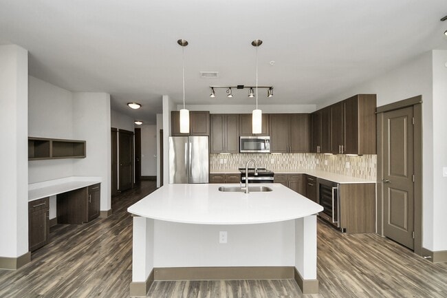 Building Photo - 5454 Washington Ave