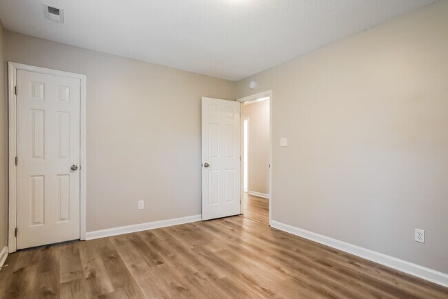 Building Photo - 3604 Greywood Dr