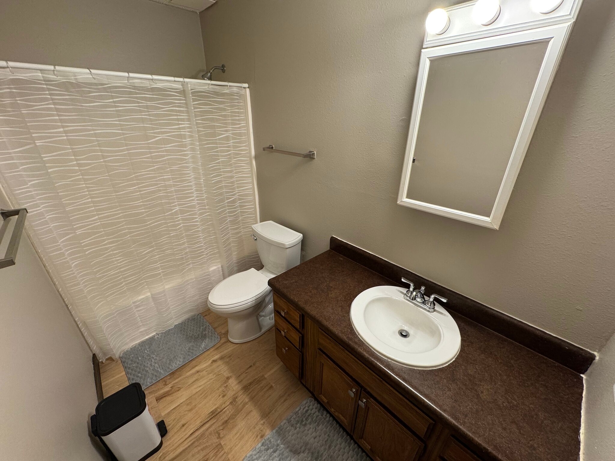 Building Photo - 4831 Tama St