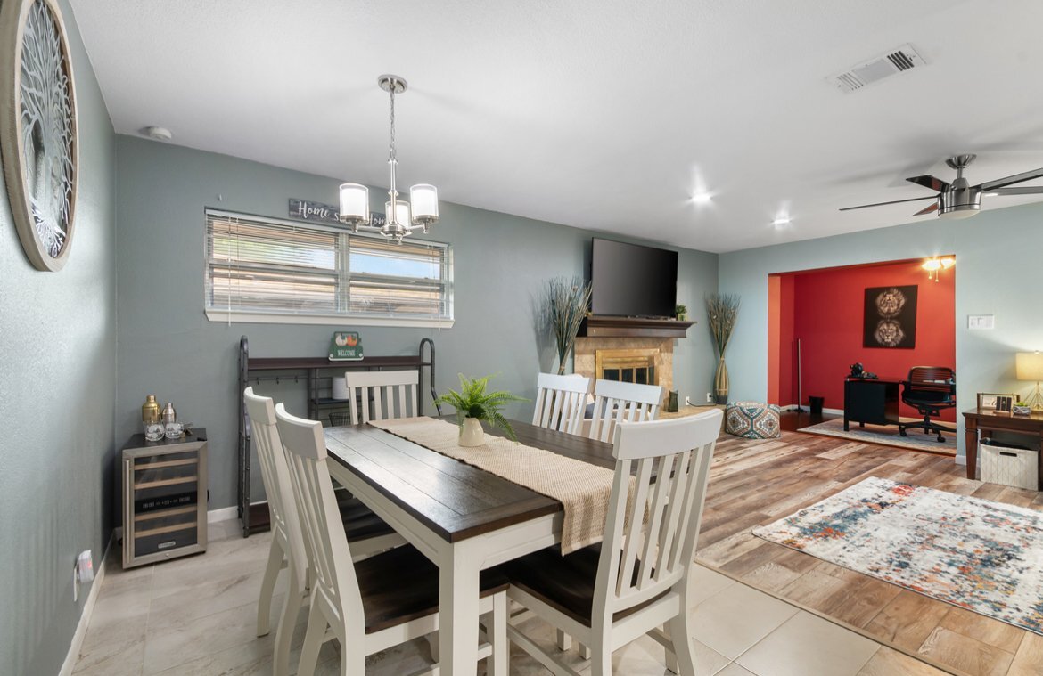 Building Photo - 1703 Monaco Dr