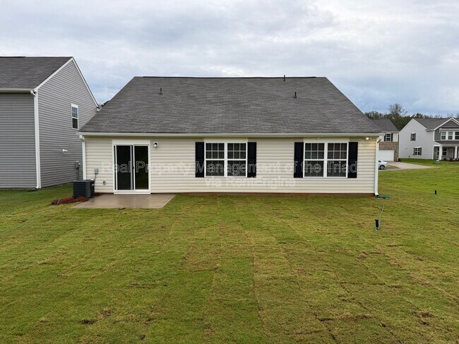 Building Photo - 1784 Mallard Dr