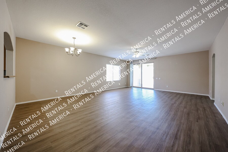 Building Photo - 876 E Riviera Pl