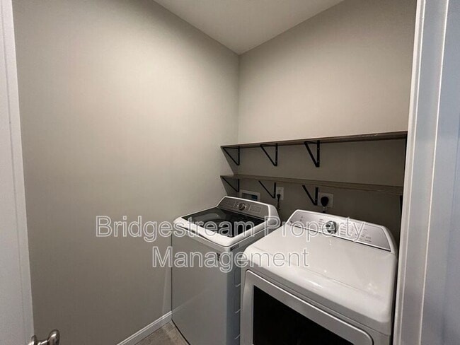 Building Photo - 187 Brooke Parke Ave