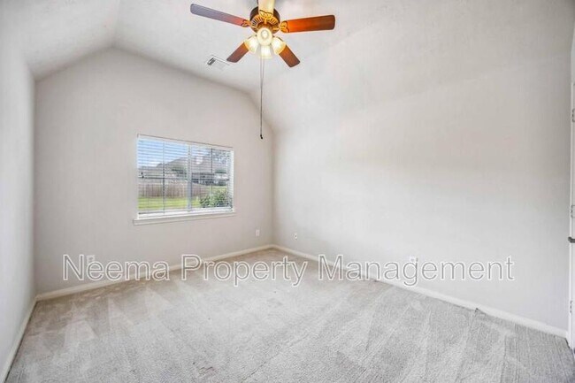 Building Photo - 23822 Wellington Ct Blvd