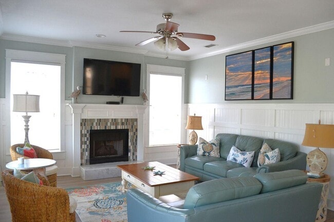 Building Photo - 68 Cobia St
