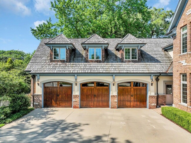 Building Photo - 106 Michigan Ct