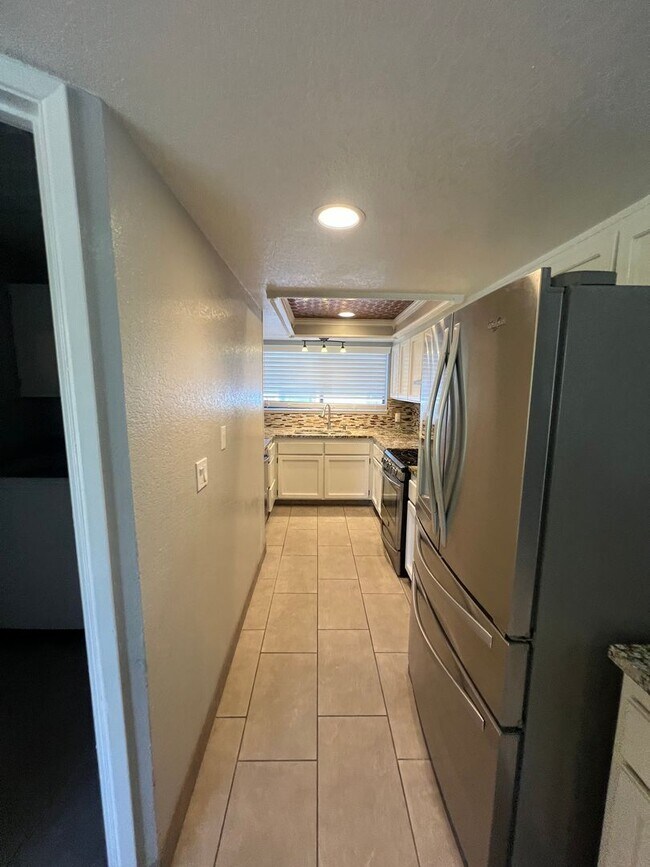 Building Photo - 3 bedroom, 2 bathroom, 1447 Sq Ft