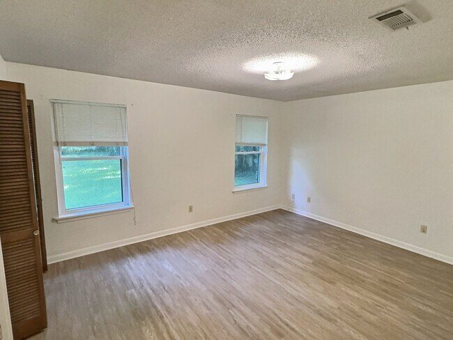 Building Photo - MOVE-IN SPECIAL! 3-Bedroom Home in Fort Ba...