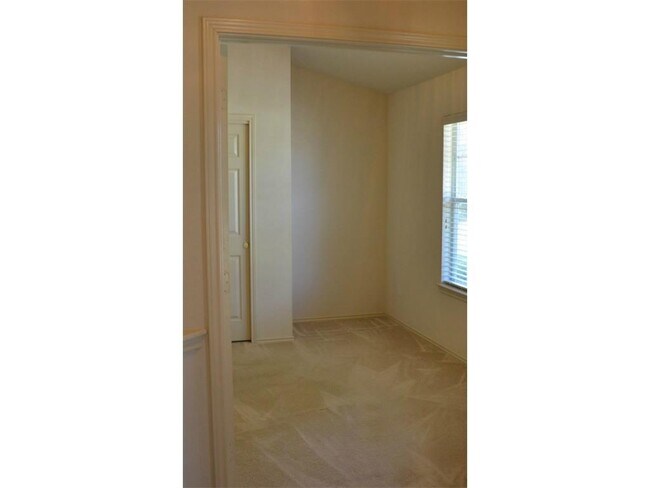 Building Photo - 1511 Legend Oaks Ln