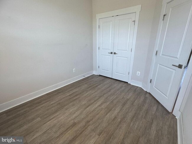 Building Photo - 213 Pomegranate Ln