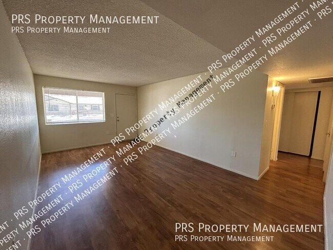 Building Photo - 3147 E Edgewood Ave