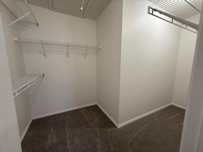 Building Photo - Gated Community Near Medical Center