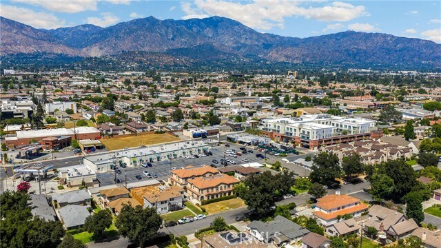 Building Photo - 15 Christina St